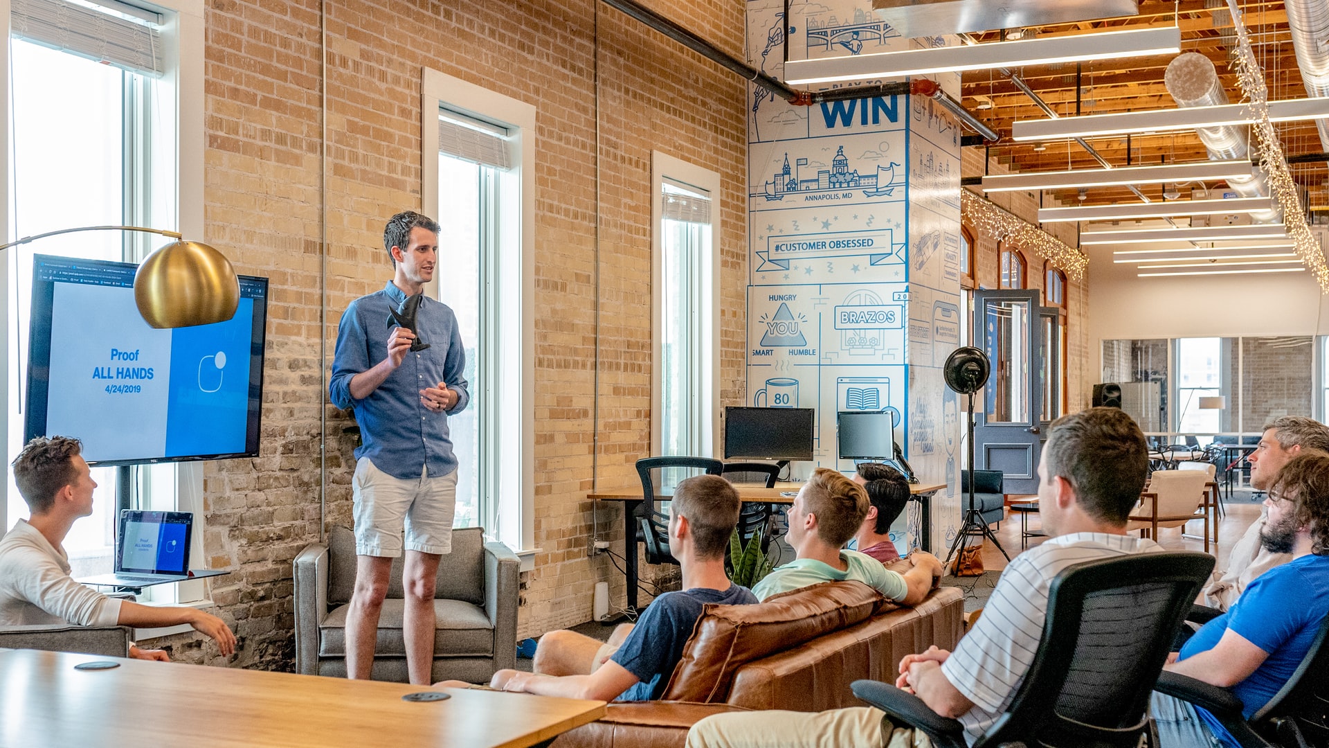 10 Creative Company Bio Examples You Need | Simplified